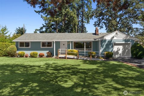 Photo of 10617 Rainier Avenue SW, Lakewood, WA 98499 (MLS # 2414225)
