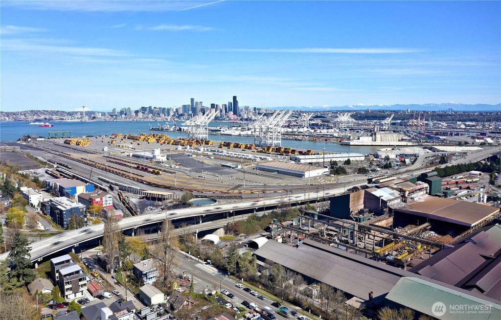 Photo of 3905 SW Avalon Way, Seattle, WA 98126 (MLS # 2495577)