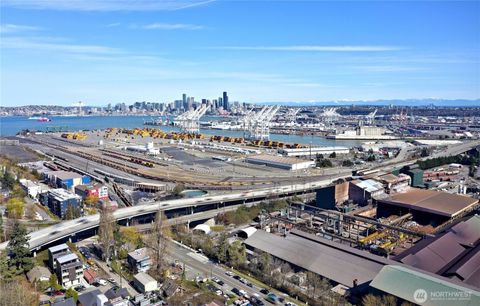 Photo of 3905 SW Avalon Way, Seattle, WA 98126 (MLS # 2495577)