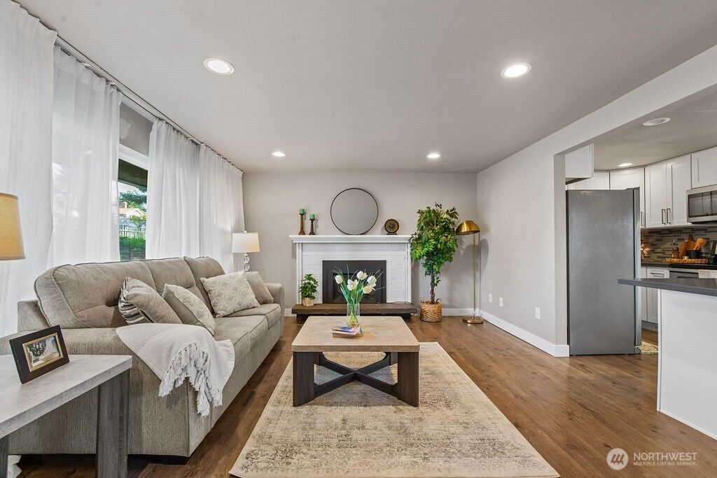 Photo of 18331 38th Avenue S, SeaTac, WA 98188 (MLS # 2480990)