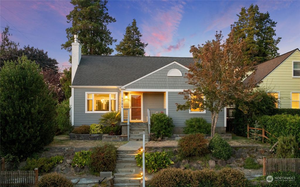 Photo of 4706 SW Stevens Street, Seattle, WA 98116 (MLS # 2292980)