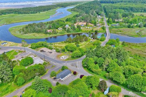 6 Copalis Beach Road Copalis Beach WA 98535