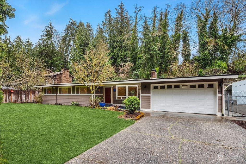Photo of 5211 NE 184 Street, Lake Forest Park, WA 98155 (MLS # 2054830)
