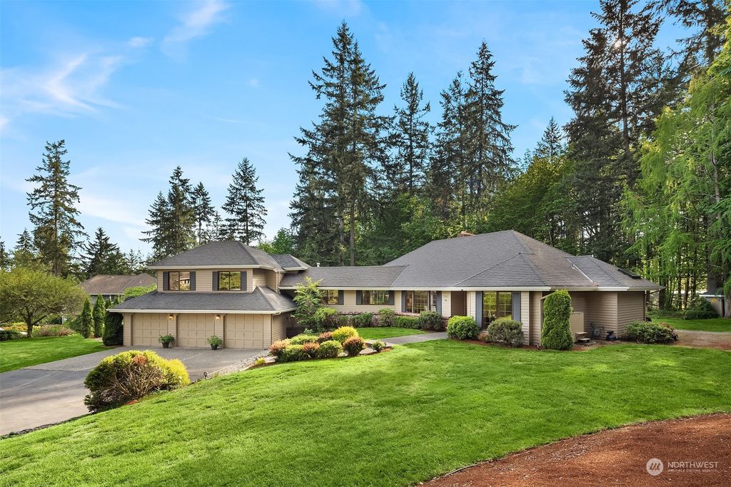 Photo of 13407 184th Avenue NE, Woodinville, WA 98072 (MLS # 2057592)