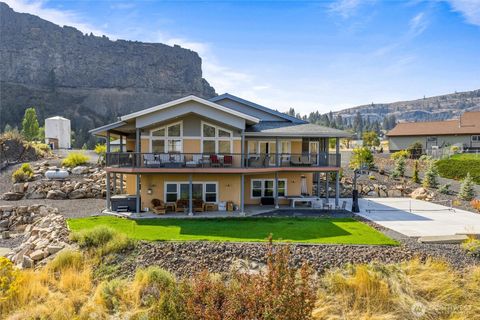 Photo of 25725 Lincoln Hill Pl E Pl, Creston, WA 99147 (MLS # 2510027)
