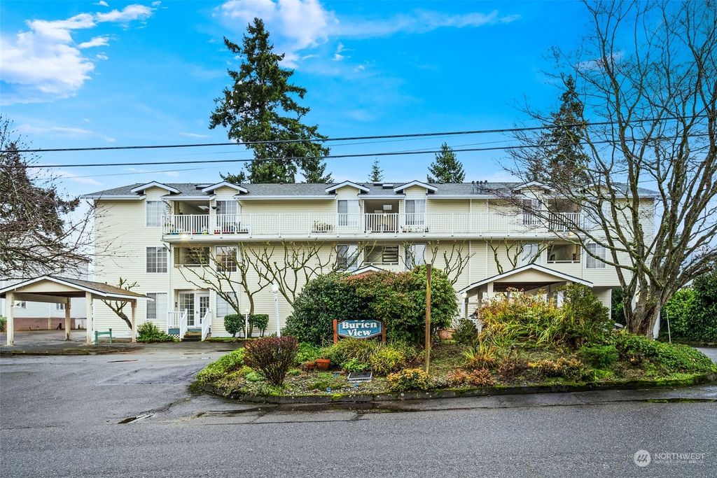 Photo of 127 SW 154th St St #204, Burien, WA 98166 (MLS # 2186361)