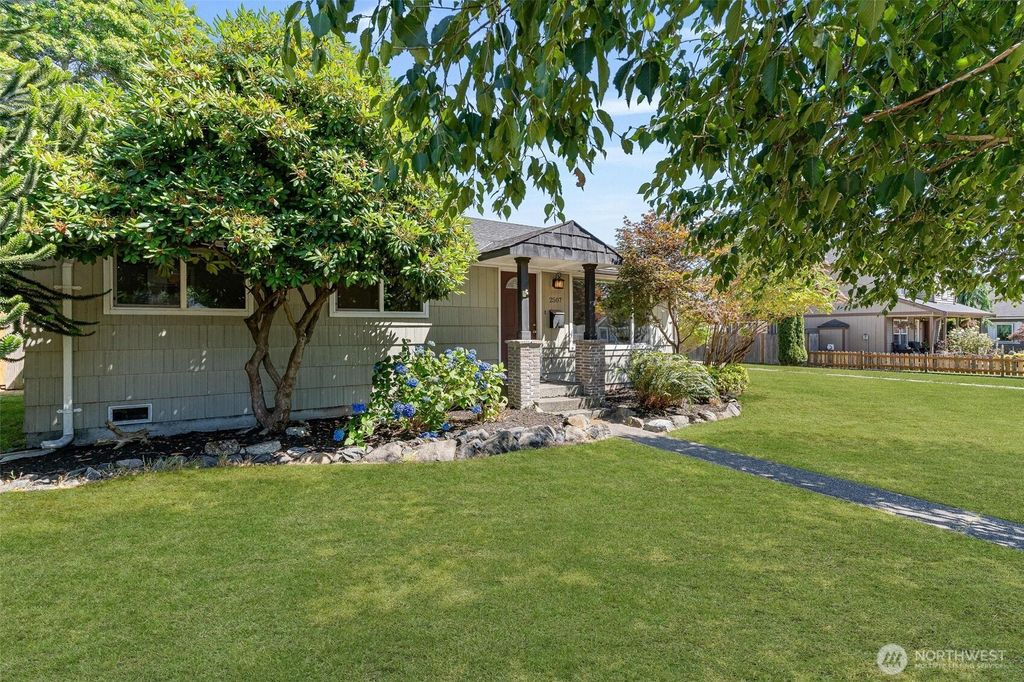 Photo of 2507 State Street, Everett, WA 98201 (MLS # 2407954)