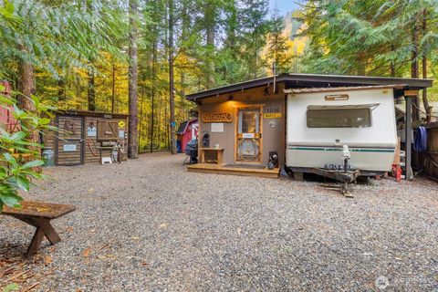 Photo of 1030 Maple Lane, Sumas, WA 98266 (MLS # 2449337) Photo of 1030 Maple Lane, Sumas, WA 98266 (MLS # 2449337)