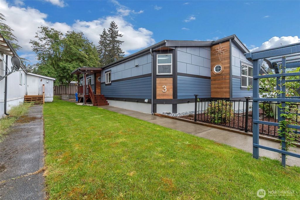 Photo of 602 29th Street SE #3, Auburn, WA 98002 (MLS # 2524177)