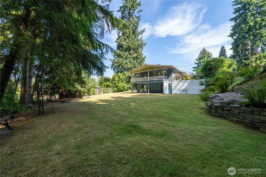 Photo of 16009 81st Place NE, Kenmore, WA 98028 (MLS # 2426021)