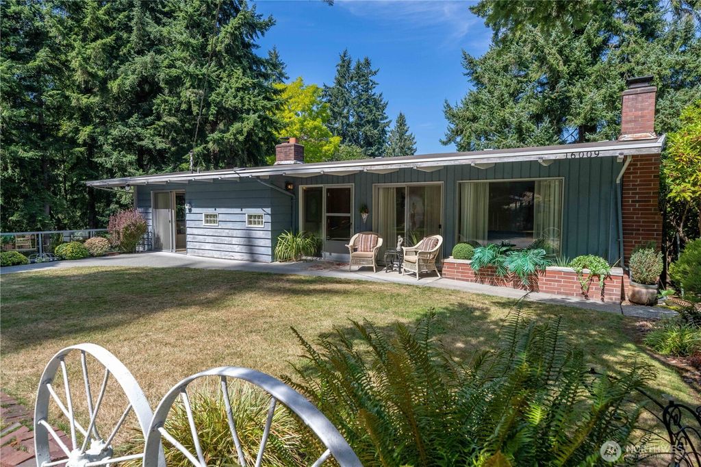 Photo of 16009 81st Place NE, Kenmore, WA 98028 (MLS # 2426021)