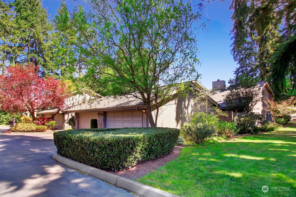 Photo of 164 141st Place NE, Bellevue, WA 98007 (MLS # 2223747)