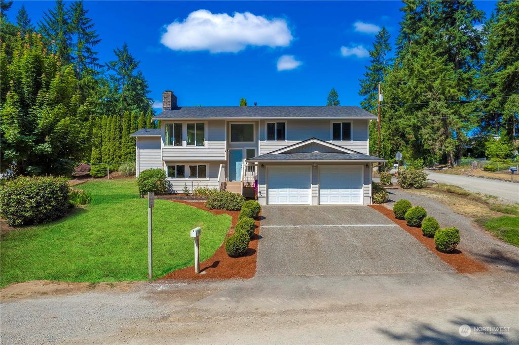 Photo of 13505 166th Avenue SE, Renton, WA 98059 (MLS # 2136547)