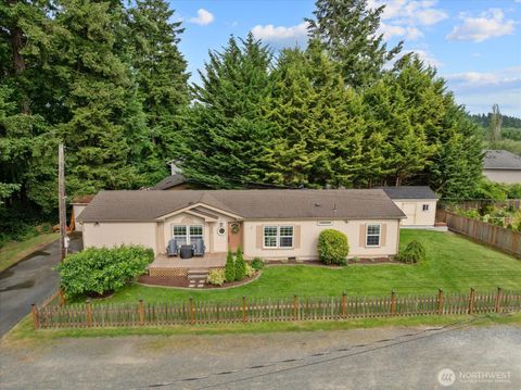 Photo of 18612 72nd Avenue NE, Kenmore, WA 98028 (MLS # 2538126)