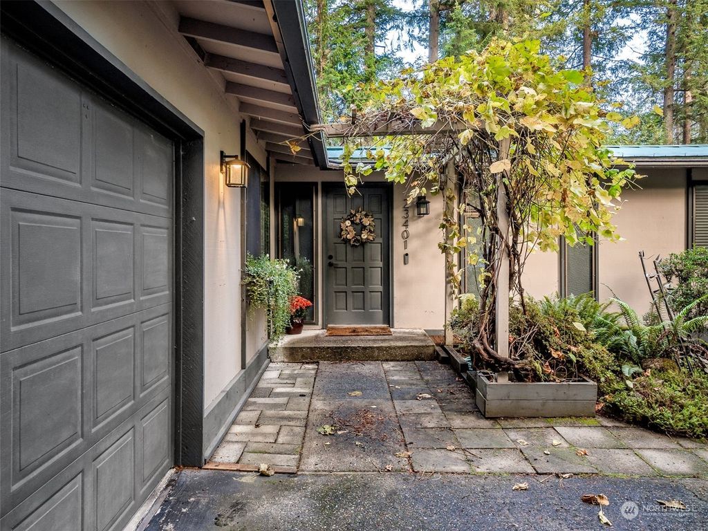 Photo of 23401 167th Place SE, Kent, WA 98042 (MLS # 2308557)