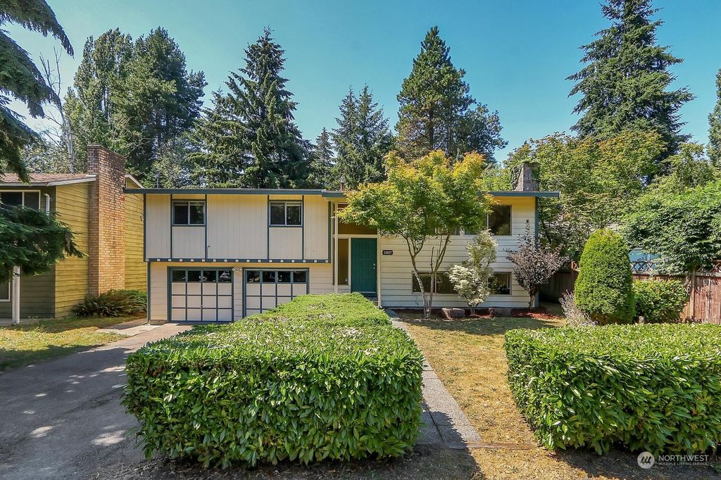 Photo of 13027 28th Avenue NE, Seattle, WA 98125 (MLS # 2266929)