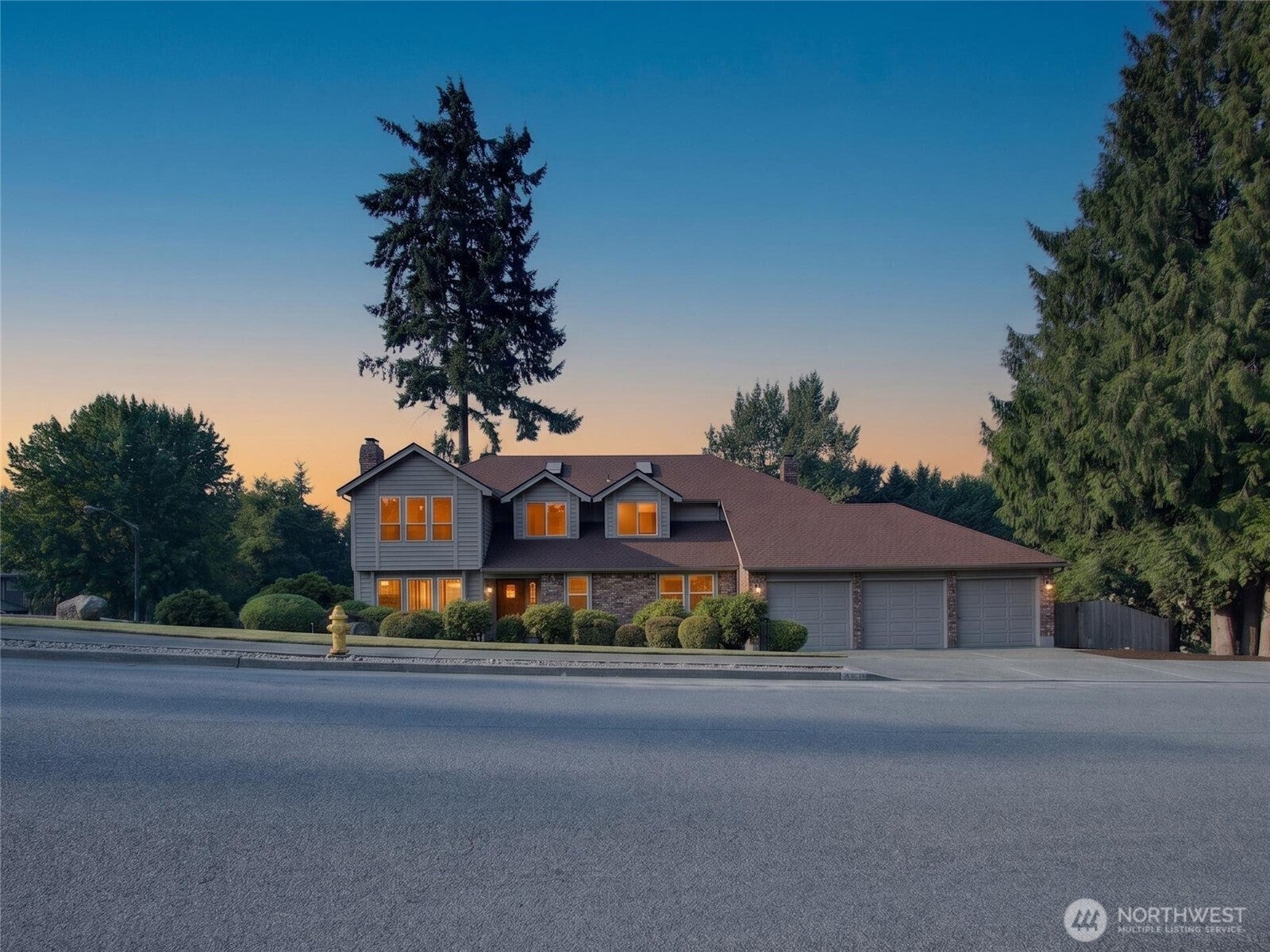 2201 33rd Avenue SE