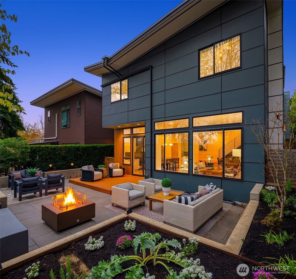 Photo of 305 24th Avenue E, Seattle, WA 98112 (MLS # 2506934)