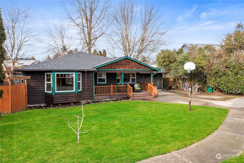 Photo of 328 Hawthorne Avenue S, Pacific, WA 98047 (MLS # 2034635)