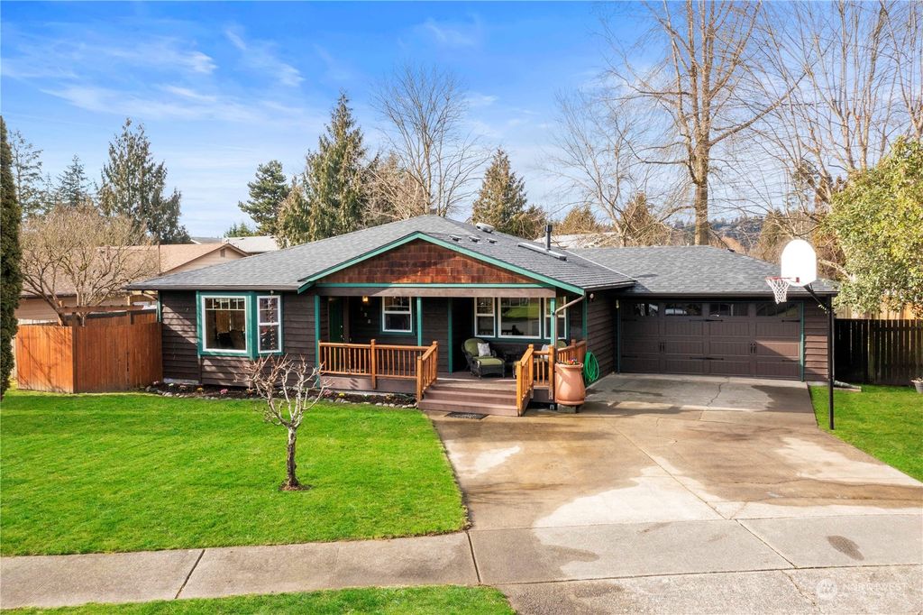 Photo of 328 Hawthorne Avenue S, Pacific, WA 98047 (MLS # 2034635)