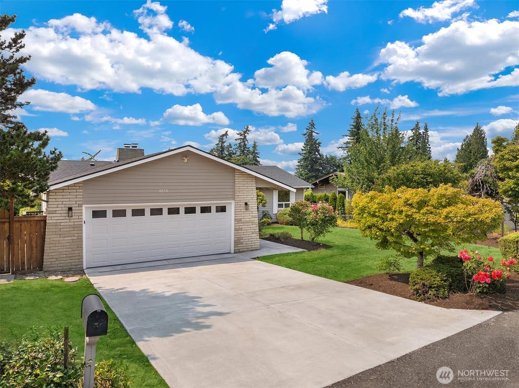 Photo of 4259 133rd Avenue SE, Bellevue, WA 98006 (MLS # 2564568)