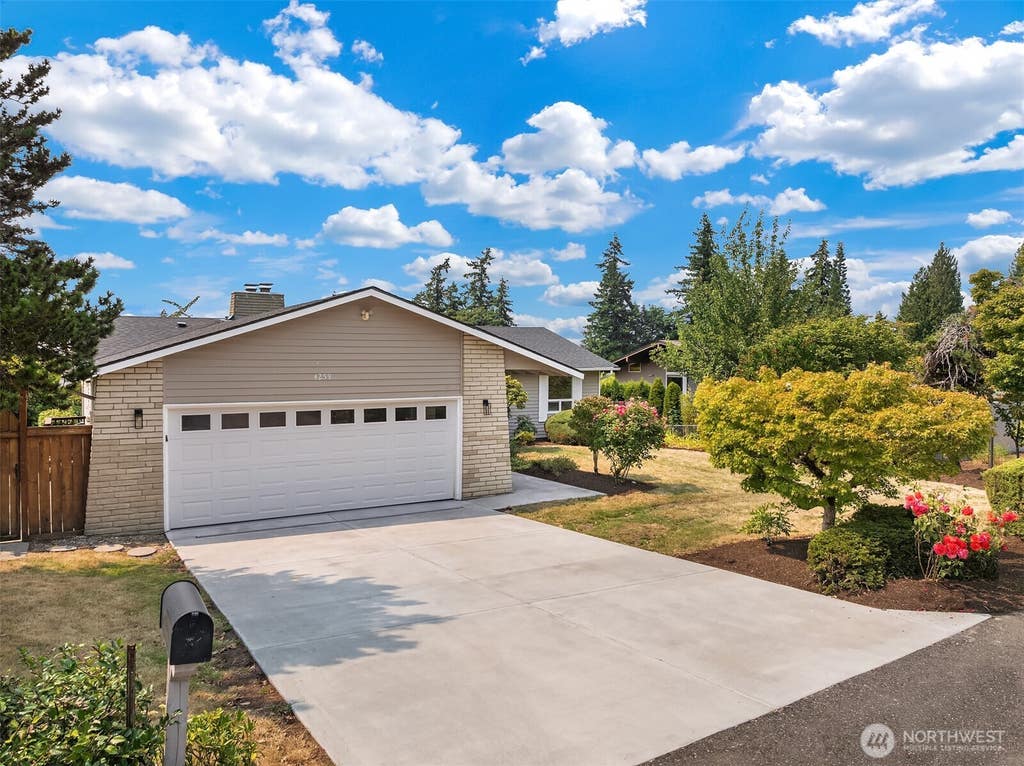 Photo of 4259 133rd Avenue SE, Bellevue, WA 98006 (MLS # 2564568)
