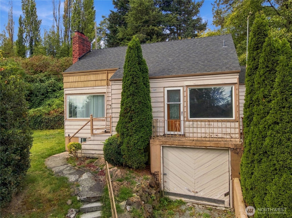 Photo of 10863 Roseberg Avenue S, Seattle, WA 98168 (MLS # 2586598)