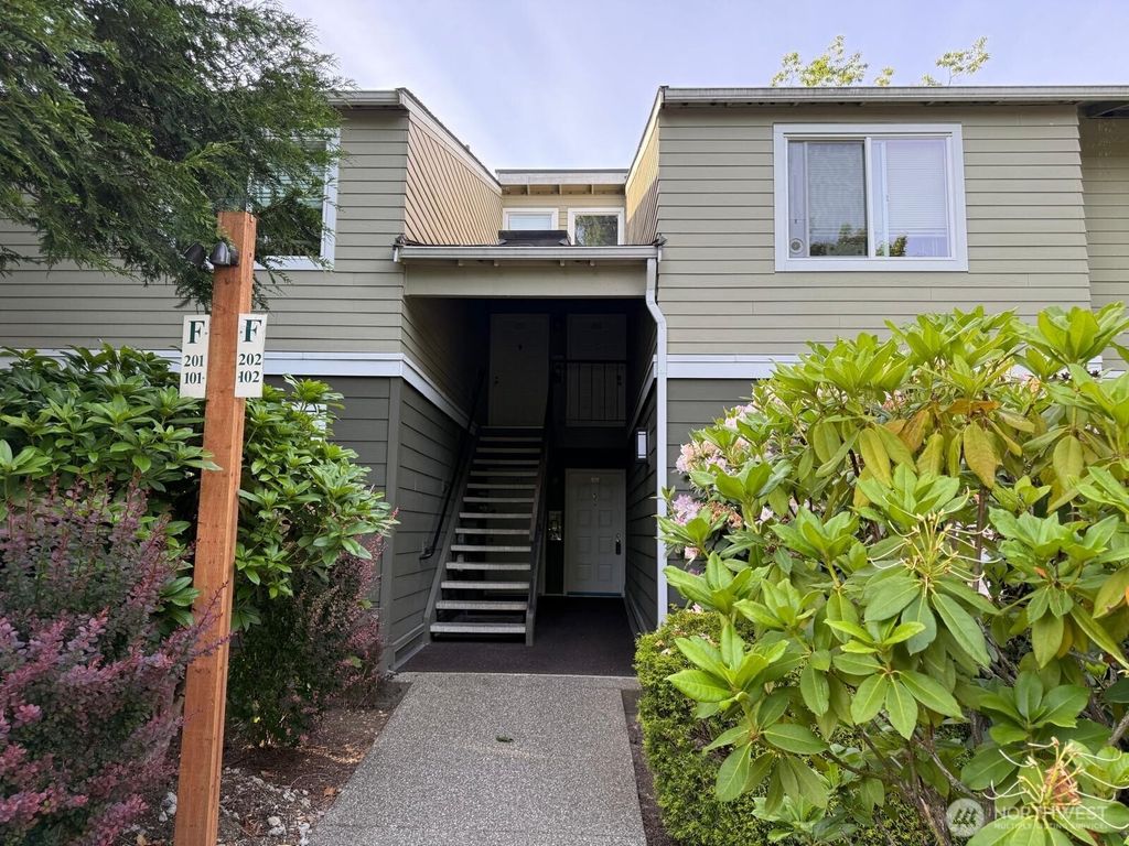 Photo of 820 Cady Rd Rd #F102, Everett, WA 98203 (MLS # 2388857)