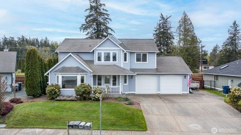 Photo of 2215 37th Court, Anacortes, WA 98221 (MLS # 2507273)