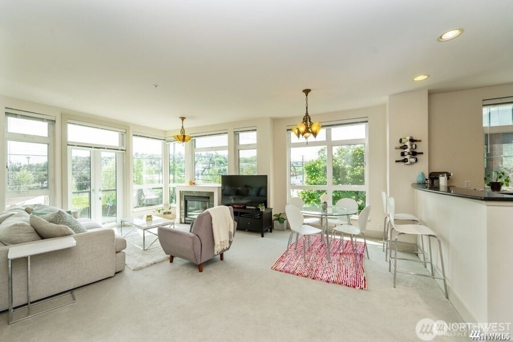 Photo of 1700 N Northlake Way #101, Seattle, WA 98103 (MLS # 2518949)
