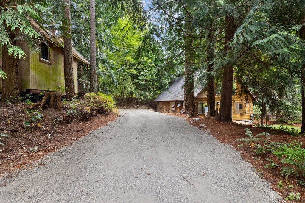Photo of 24010 SE 30th Street, Sammamish, WA 98075 (MLS # 1985808)