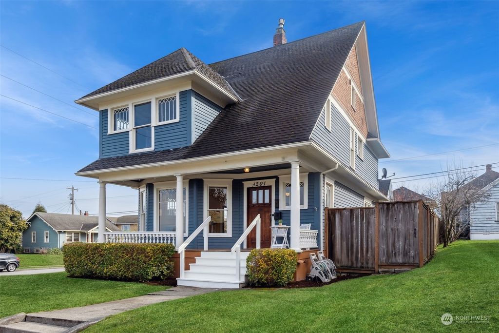 Photo of 3201 Norton Avenue, Everett, WA 98201 (MLS # 2036677)