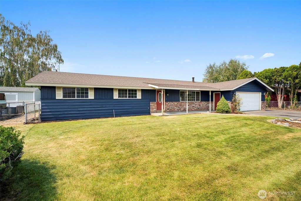 Photo of 70 Sherry Avenue, Naches, WA 98937 (MLS # 2571422)