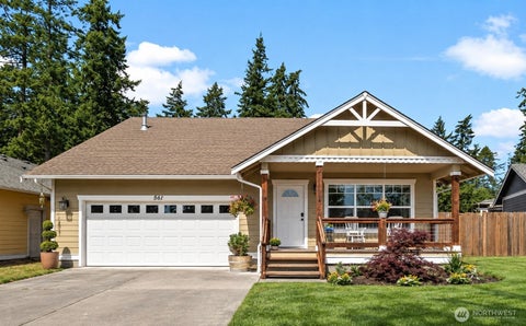 Photo of 961 NW Longview Drive, Oak Harbor, WA 98277 (MLS # 2571758)