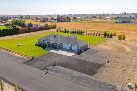 Photo of 2923 Road 12.8 NW, Ephrata, WA 98823 (MLS # 2437158)