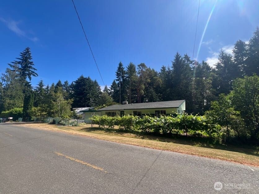 Photo of 4430 Pine Avenue NE, Bremerton, WA 98310 (MLS # 2550924)