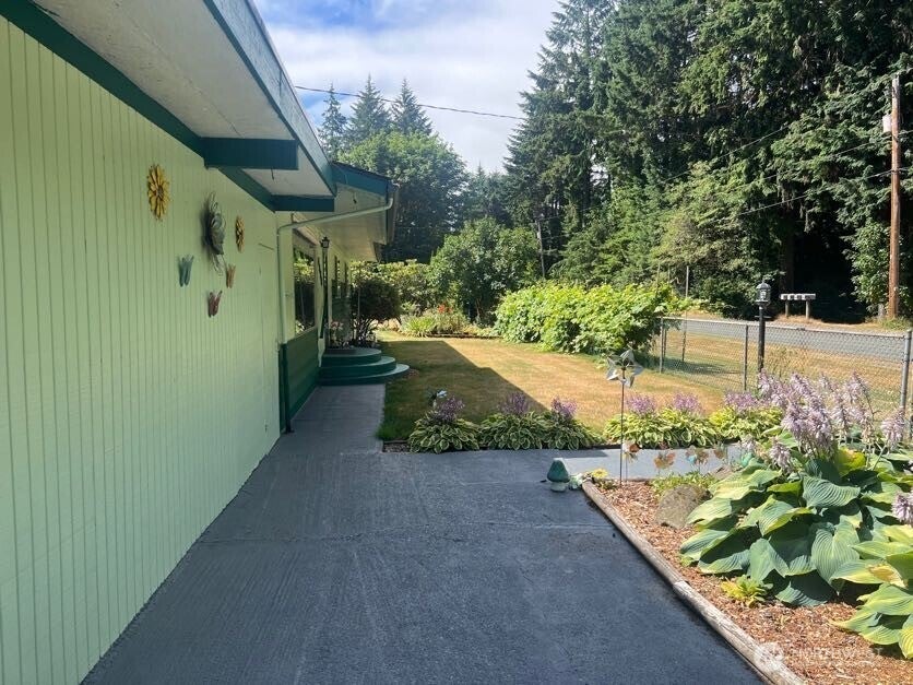 Photo of 4430 Pine Avenue NE, Bremerton, WA 98310 (MLS # 2550924)