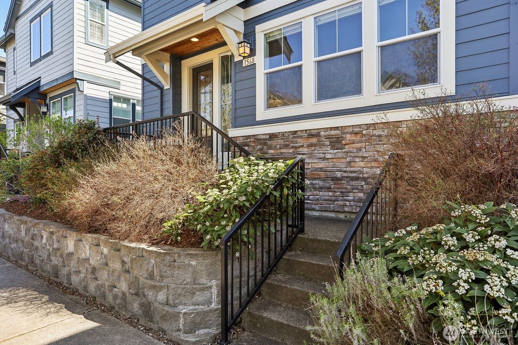 Photo of 1568 14th Place NE, Issaquah, WA 98029 (MLS # 2359933)