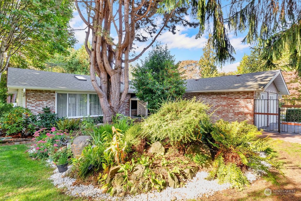 Photo of 28411 14th Avenue S, Federal Way, WA 98003 (MLS # 2304778)