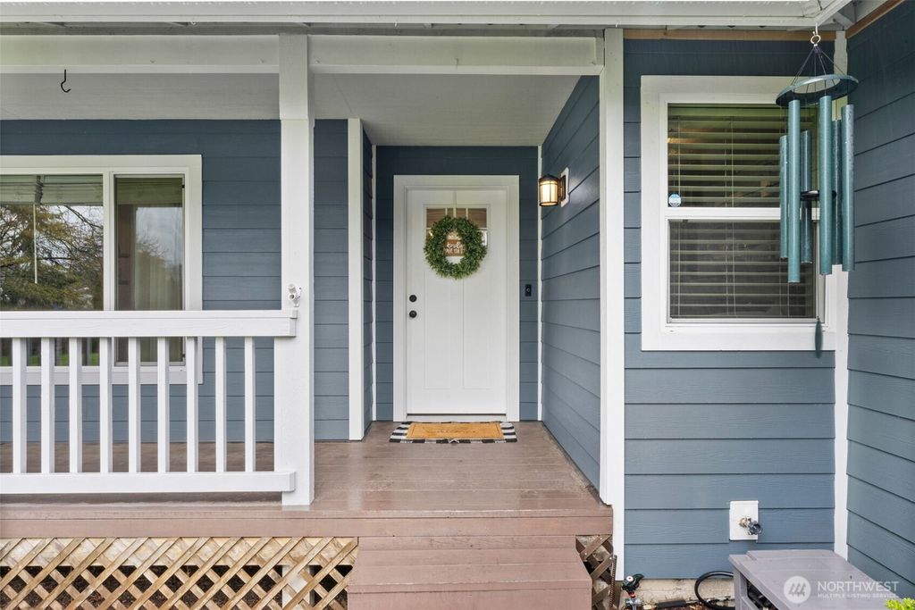 Photo of 835 SW 21st Street, Chehalis, WA 98532 (MLS # 2501853)