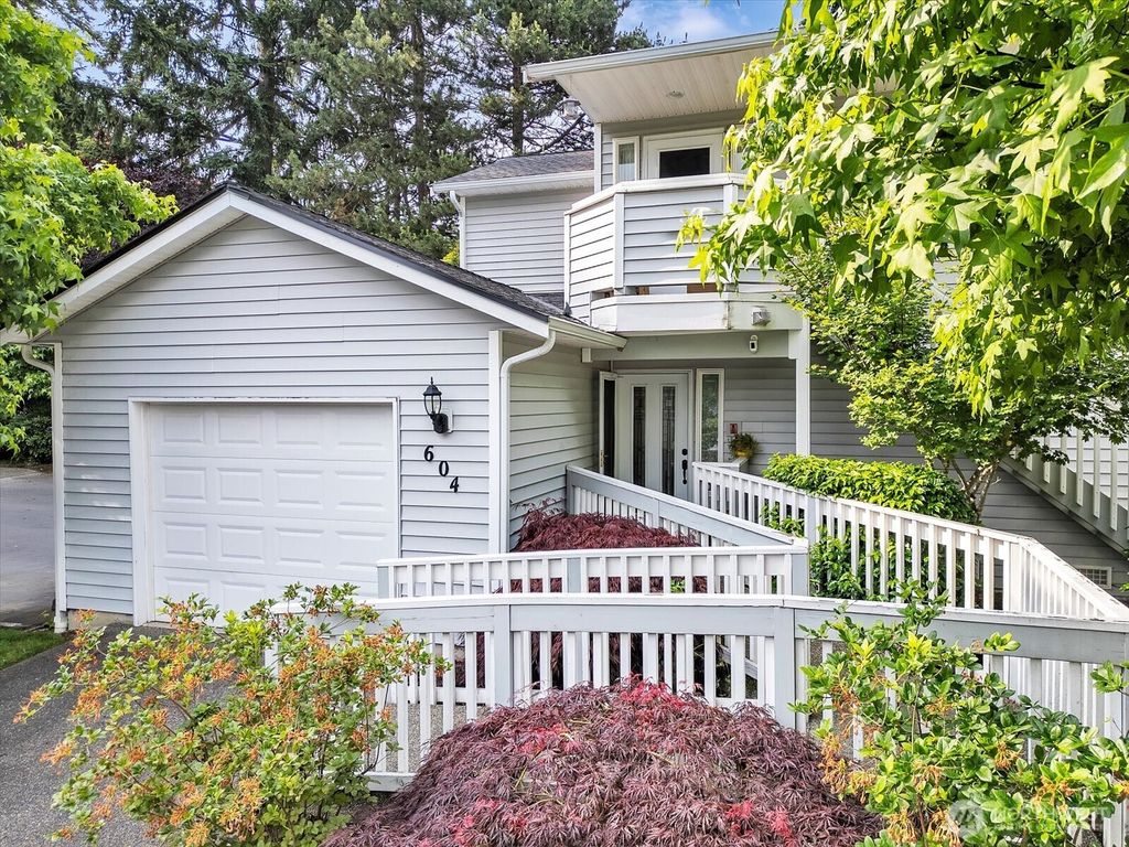Photo of 2218 S 336th Street #604, Federal Way, WA 98003 (MLS # 2396958)