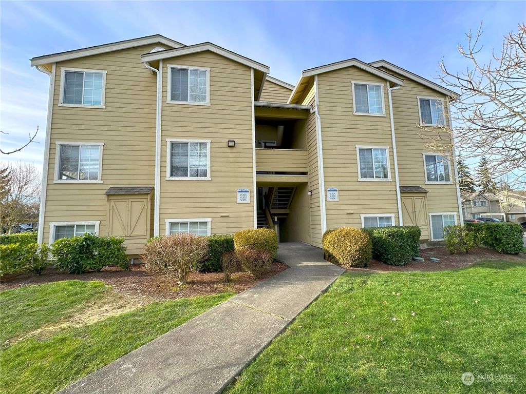 Photo of 28704 18th Avenue S #V104, Federal Way, WA 98003 (MLS # 2193550)