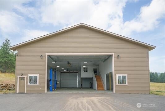 2505 Rocky Hill Lane