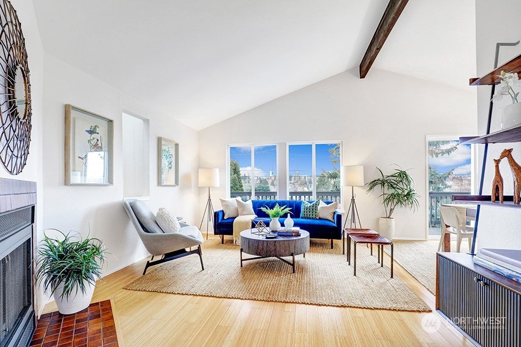 Photo of 1122 30th Avenue, Seattle, WA 98122 (MLS # 2040718)