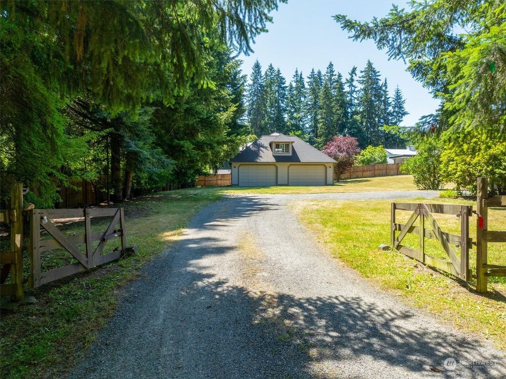 Photo of 13415 NE 50th Street, Bellevue, WA 98005 (MLS # 2266078)