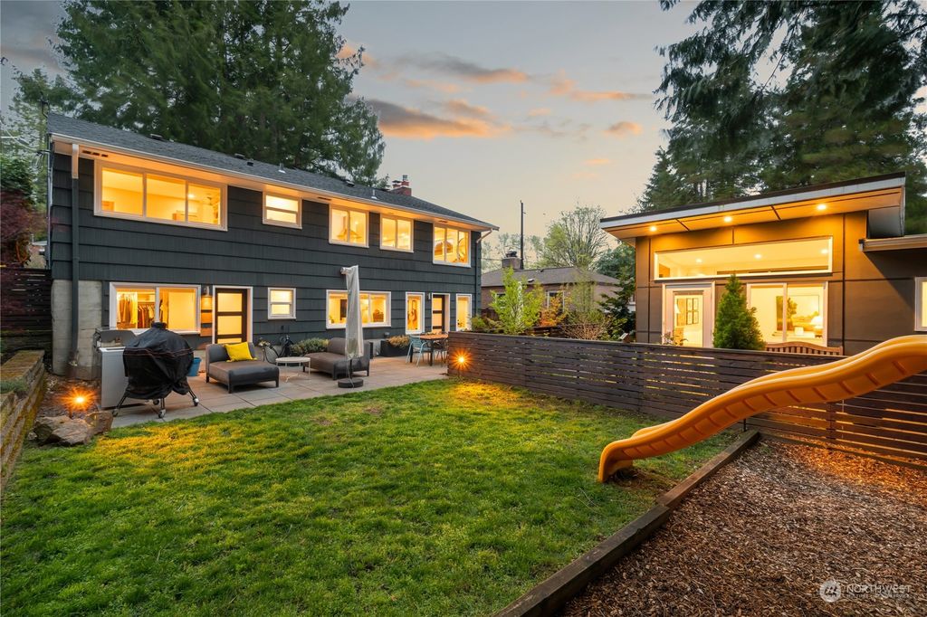 Photo of 10709 14th Avenue NE, Seattle, WA 98125 (MLS # 2220558)