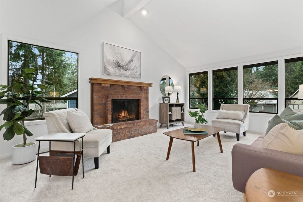 Photo of 16909 NE 98th Court, Redmond, WA 98052 (MLS # 2201036)