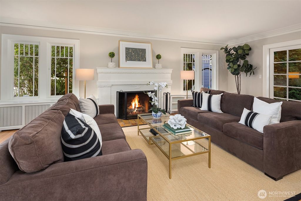 Photo of 3120 Broadway E, Seattle, WA 98102 (MLS # 2333732)