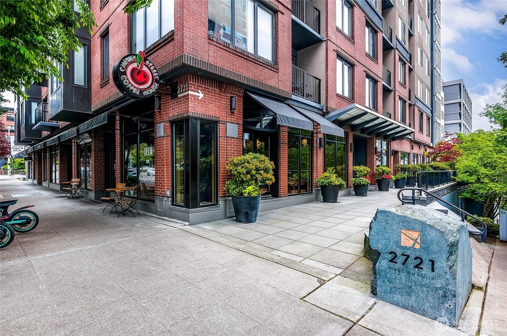 Photo of 2721 1st Avenue #604, Seattle, WA 98121 (MLS # 2593576)