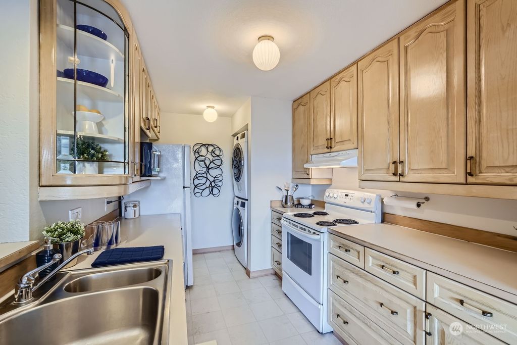 Photo of 1702 NE 179th Street #A201, Shoreline, WA 98155 (MLS # 2269930)